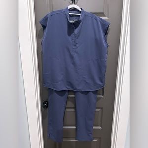 Figs “Quiet Navy” scrub set. Top: Rafaela LARGE; Bottoms: Kade LARGE (regular).